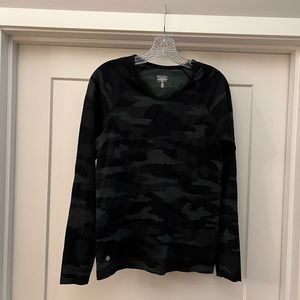Athleta Speedlight Camo Long Sleeve Top Sz M
